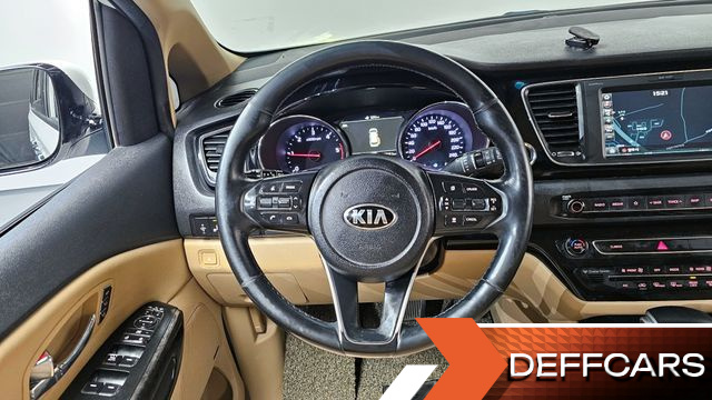 Kia CARNIVAL 9-Seater Hi-Limousine Noblesse Special купить на сайте DeffCars