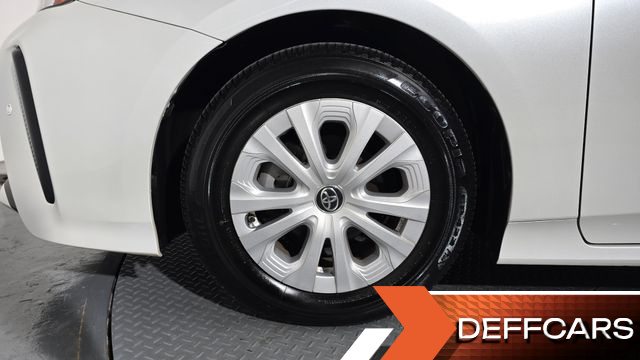 Toyota PRIUS 1.8 купить на сайте DeffCars