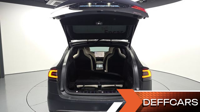 Tesla MODEL X Plaid купить на сайте DeffCars