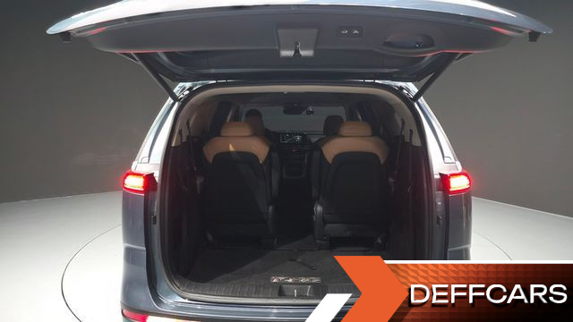 Kia CARNIVAL 9-Seater Signature купить на сайте DeffCars