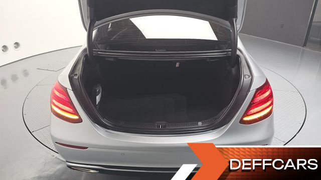Mercedes E-CLASS E300 4MATIC Avnatgarde купить на сайте DeffCars