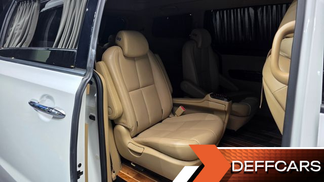 Kia CARNIVAL 9-Seater Hi-Limousine Noblesse Special купить на сайте DeffCars