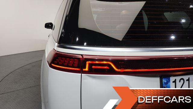 Kia CARNIVAL 9-Seater Signature купить на сайте DeffCars