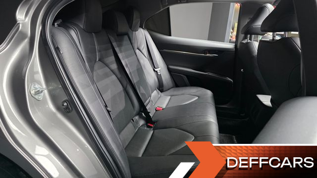 Toyota CAMRY 2.5 XLE Hybrid купить на сайте DeffCars