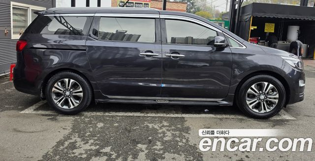 Kia CARNIVAL 11-Seater Prestige купить на сайте DeffCars