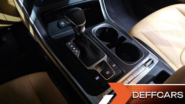 Kia CARNIVAL 9-Seater Prestige купить на сайте DeffCars