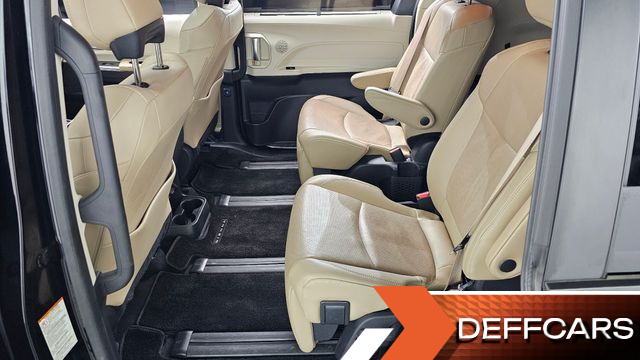 Toyota SIENNA 2.5 Hybrid 2WD купить на сайте DeffCars