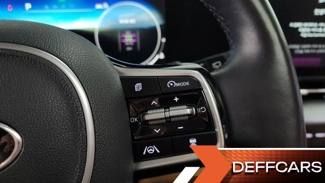 Kia CARNIVAL 9-Seater Signature купить на сайте DeffCars