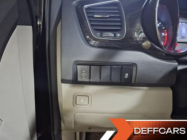 Kia CARNIVAL 9-Seater Prstige купить на сайте DeffCars