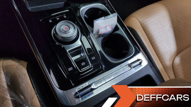 Kia CARNIVAL 9-Seater Signature купить на сайте DeffCars