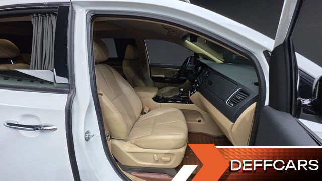 Kia CARNIVAL 9-Seater Hi-Limousine Noblesse Special купить на сайте DeffCars