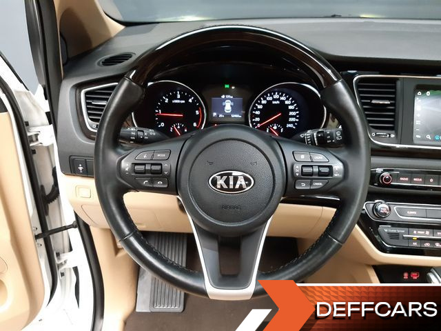 Kia CARNIVAL 7-Seater Limousine VIP купить на сайте DeffCars