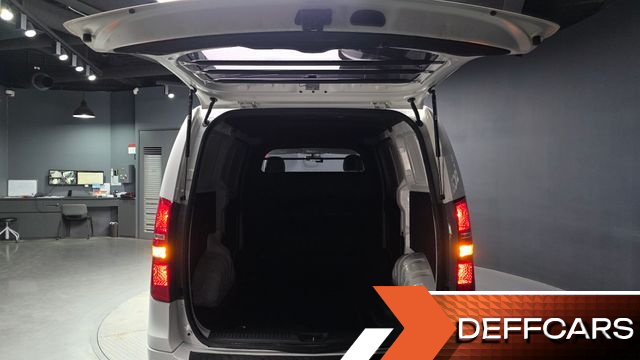 Hyundai STAREX Van 3-Seater Style купить на сайте DeffCars