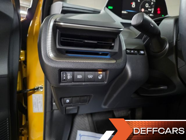 Toyota PRIUS 2.0 XLE купить на сайте DeffCars