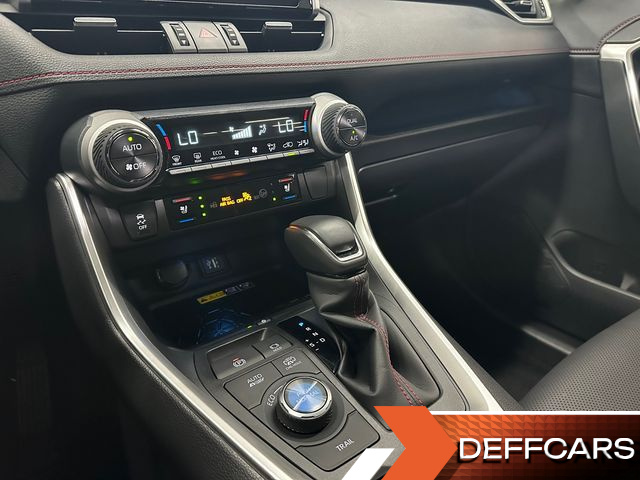 Toyota RAV4 2.5 4WD PHEV XSE купить на сайте DeffCars