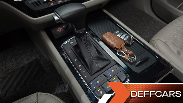 Kia CARNIVAL 9-seater Noblesse купить на сайте DeffCars