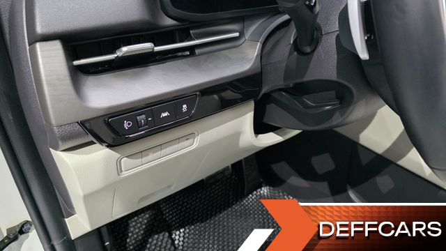 Kia CARNIVAL 9-Seater Signature купить на сайте DeffCars