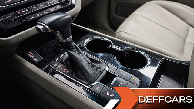 Kia CARNIVAL 7-Seater Limousine President купить на сайте DeffCars