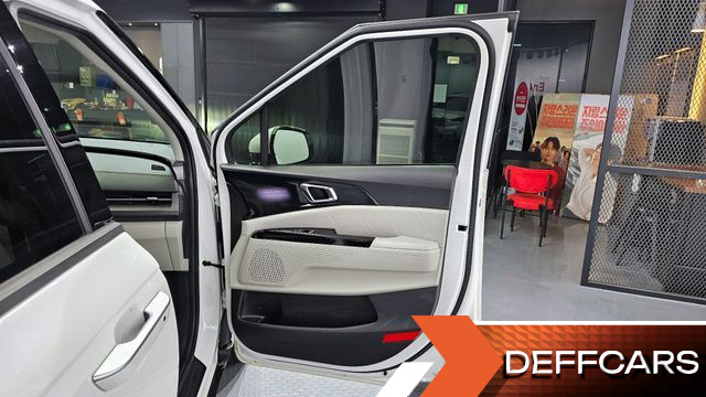 Kia CARNIVAL 7-Seater Signature купить на сайте DeffCars