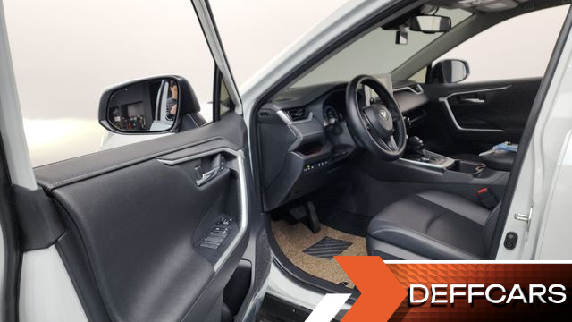 Toyota RAV4 2,5 4WD Hybrid LTD купить на сайте DeffCars