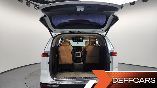 Kia CARNIVAL 9-Seater Signature купить на сайте DeffCars