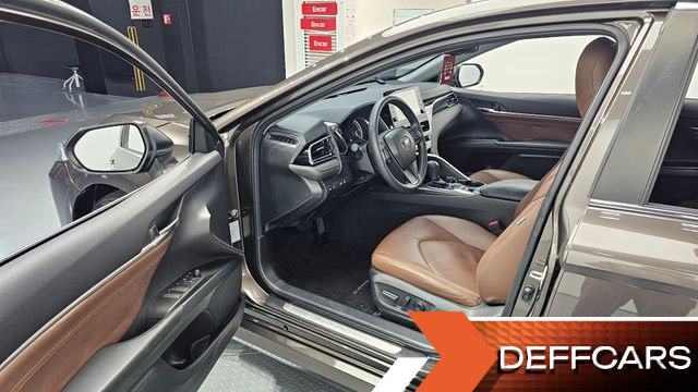 Toyota CAMRY 2.5 LE Hybrid купить на сайте DeffCars