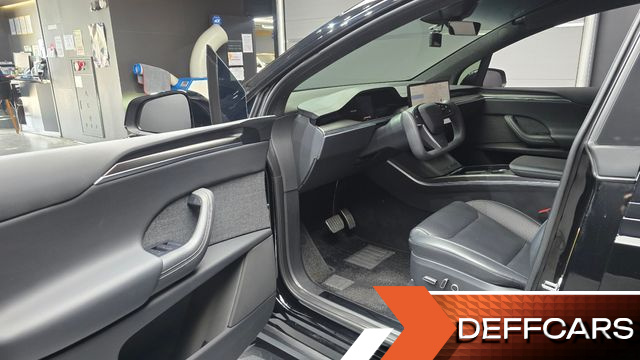 Tesla MODEL X Plaid купить на сайте DeffCars