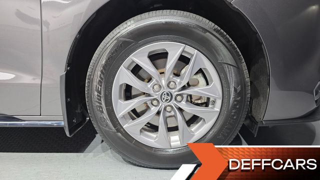 Toyota SIENNA 2.5 Hybrid AWD купить на сайте DeffCars