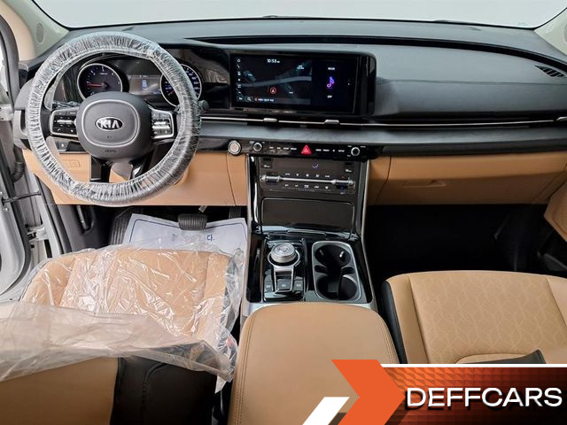 Kia CARNIVAL 9-Seater Noblesse купить на сайте DeffCars