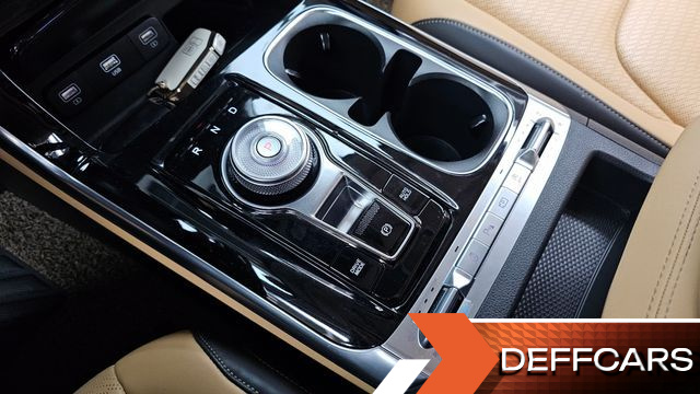 Kia CARNIVAL 7-Seater Signature купить на сайте DeffCars