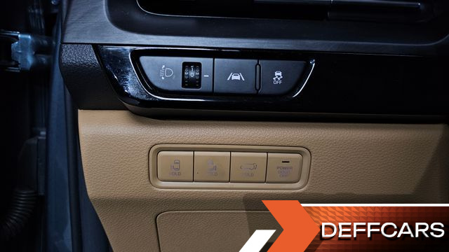 Kia CARNIVAL 9-Seater Noblesse купить на сайте DeffCars
