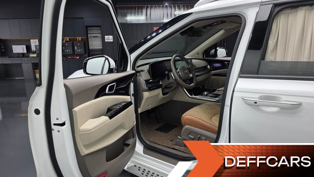 Kia CARNIVAL 9-Seater Hi-Limousine Signature купить на сайте DeffCars