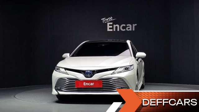 Toyota CAMRY 2.5 XLE Hybrid купить на сайте DeffCars