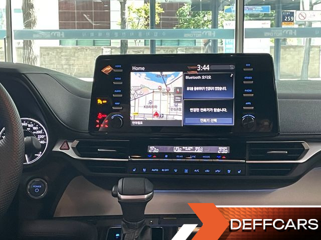 Toyota SIENNA 2.5 Hybrid AWD купить на сайте DeffCars
