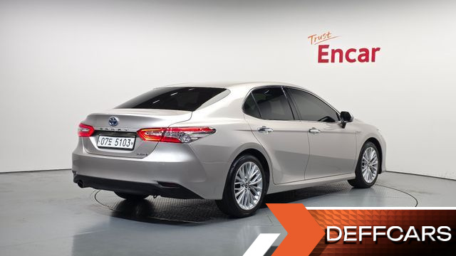 Toyota CAMRY 2.5 XLE Hybrid купить на сайте DeffCars
