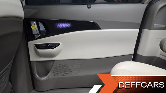 Kia CARNIVAL 7-Seater Signature купить на сайте DeffCars