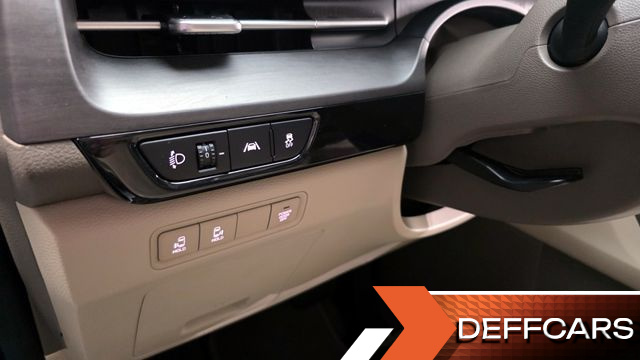 Kia CARNIVAL 9-Seater Prestige купить на сайте DeffCars