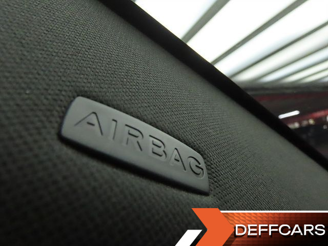 Land Rover RANGE ROVER VELAR 3.0 D300 R-Dynamic SE купить на сайте DeffCars