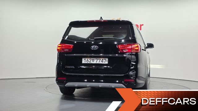 Kia CARNIVAL 9-Seater Noblesse Special купить на сайте DeffCars