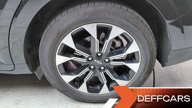 Kia CARNIVAL Gasoline 9-Seater Signature купить на сайте DeffCars