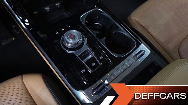Kia CARNIVAL 9-Seater Signature купить на сайте DeffCars