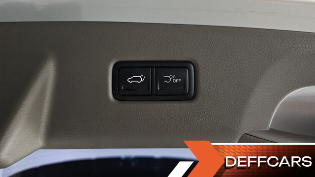 Kia CARNIVAL 7-Seater Signature купить на сайте DeffCars