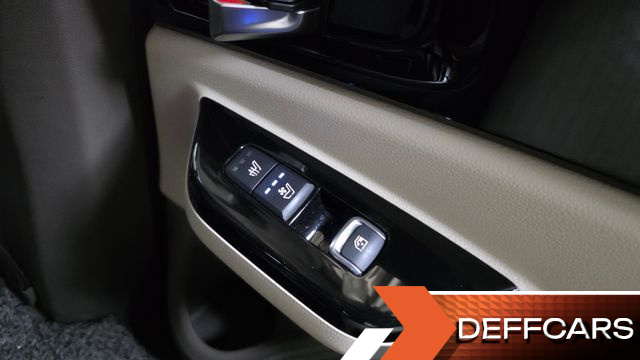 Kia CARNIVAL 9-Seater Hi-Limousine Signature купить на сайте DeffCars
