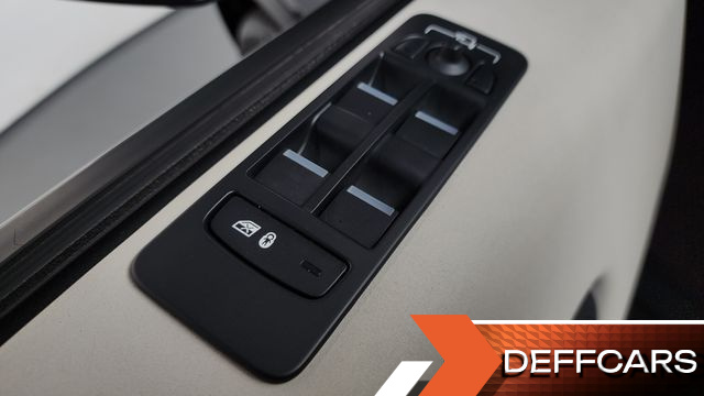 Land Rover DISCOVERY SPORT P250 SE купить на сайте DeffCars