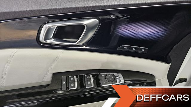 Kia CARNIVAL 7-Seater Signature купить на сайте DeffCars