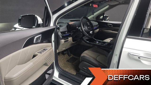 Kia CARNIVAL Gasoline 9-Seater Signature купить на сайте DeffCars