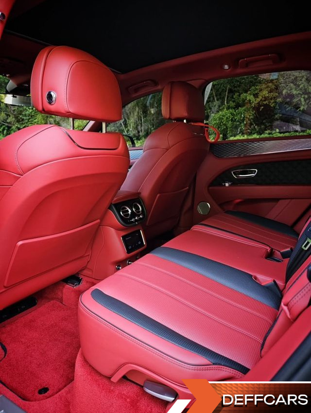 Bentley BENTAYGA 4.0 V8 S купить на сайте DeffCars