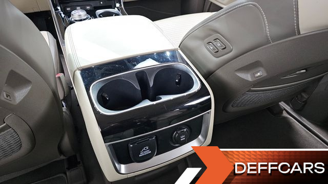 Kia CARNIVAL Diesel 7-Seater Signature купить на сайте DeffCars