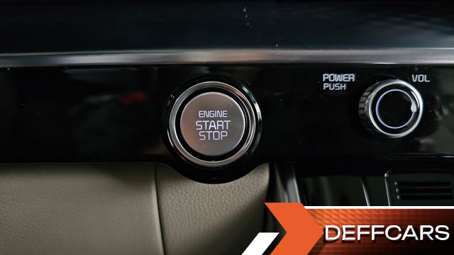 Kia CARNIVAL 7-Seater Hi-Limousine Signature купить на сайте DeffCars