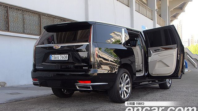 Cadillac ESCALADE 6.2 ESV ESV Premium Luxury Platinum купить на сайте DeffCars